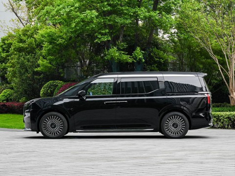 Zeekr 009 — China electric EV for export — photo 4
