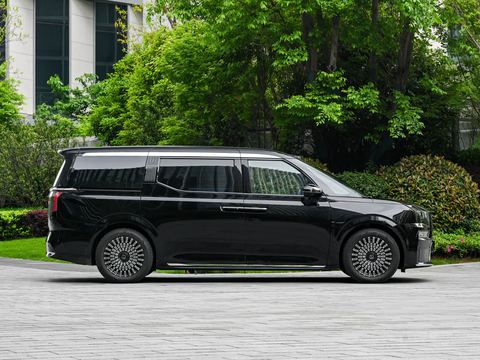 Zeekr Ji Ke009 — China electric EV for export — photo 8