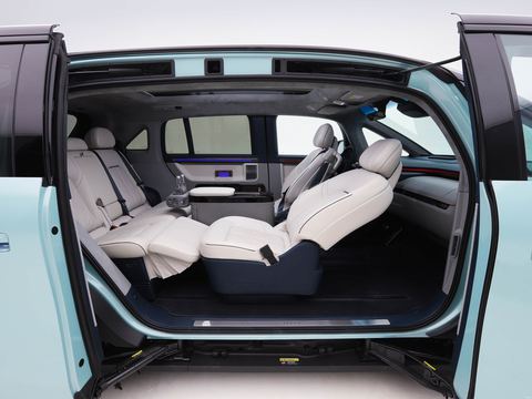 Zeekr Ji KeMIX — China electric EV for export — photo 11