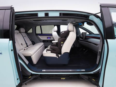Zeekr Ji KeMIX — China electric EV for export — photo 12