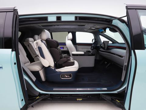 Zeekr Ji KeMIX — China electric EV for export — photo 13