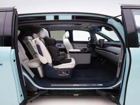Zeekr MIX — China electric EV for export — photo 13