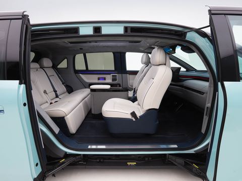 Zeekr Ji KeMIX — China electric EV for export — photo 15