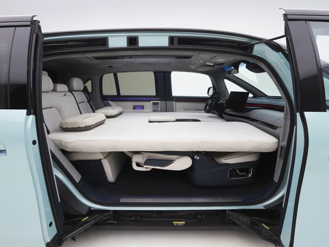 Zeekr MIX — China electric EV for export — photo 16
