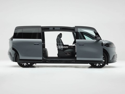 Zeekr MIX — China electric EV for export — photo 5