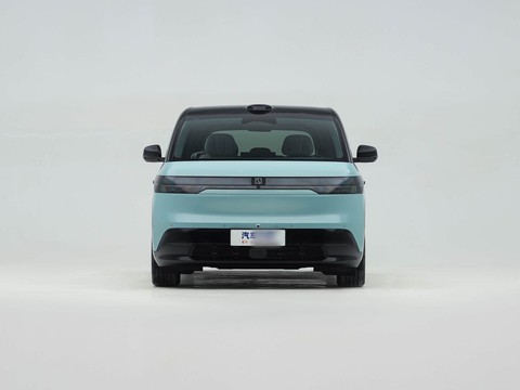 Zeekr MIX — China electric EV for export — photo 8
